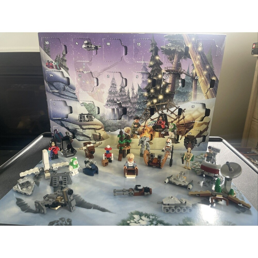 LEGO Star Wars: Advent Calendar 2023 (75366) Pre Owned Appears Complete W/Box